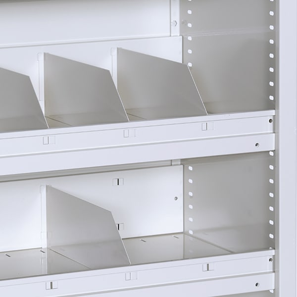 Cliquer pour agrandir rayonnage tôlé équipé de séparateurs pour le stockage de pièces en vrac